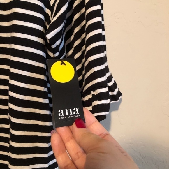 NWT ANA Black/White Striped Top - Picture 3 of 7